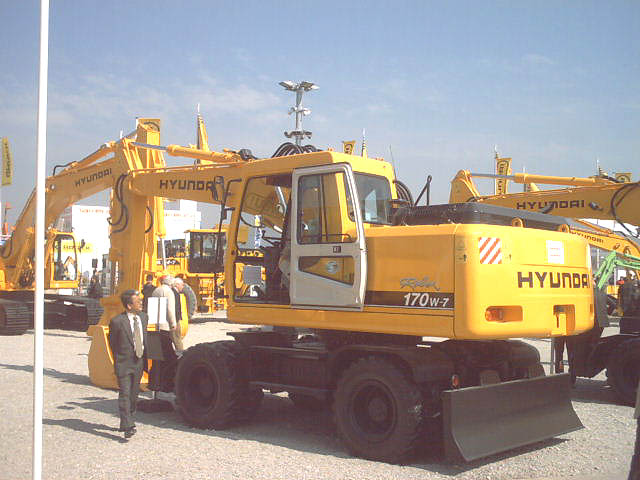 Hyundai Robex 170W-7 na Baumě 2004