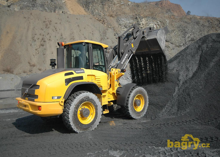 Kolový nakladač Volvo L50F