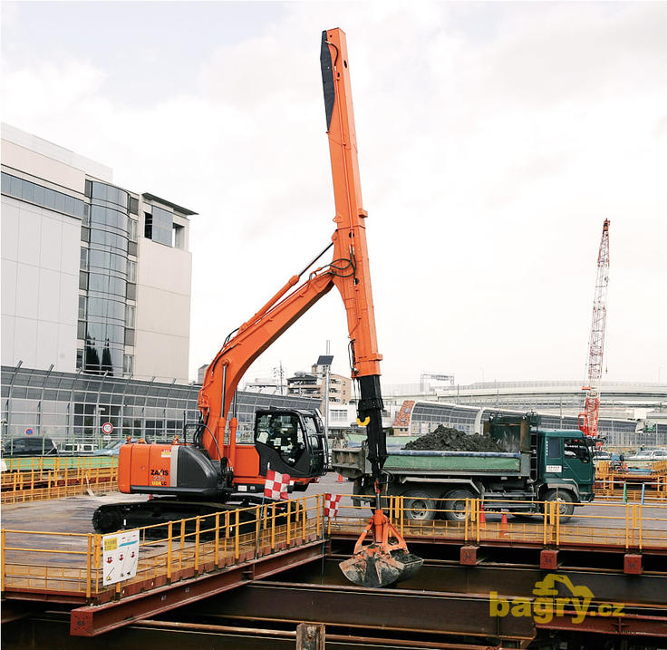 Hitachi Zaxis 225USRLC-3 Chameleon