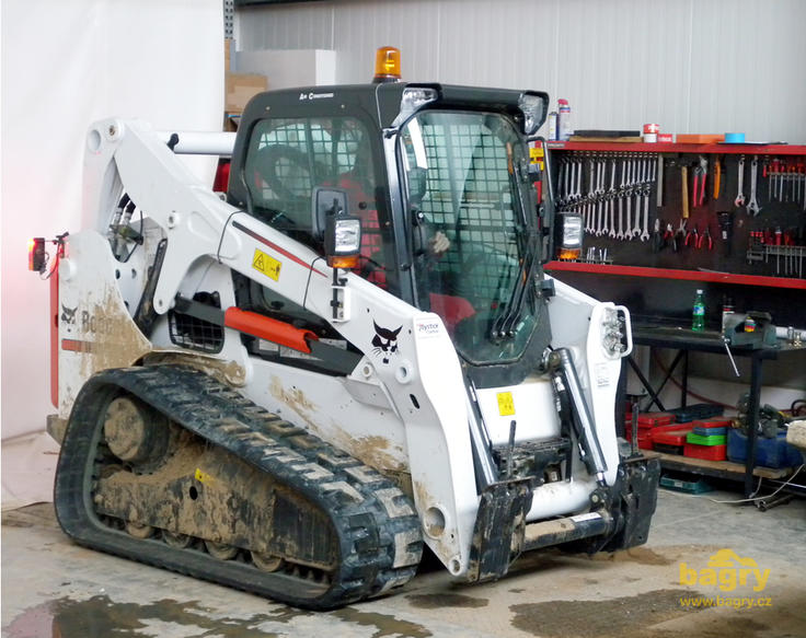 Bobcat T650 v dílně dobříšského závodu