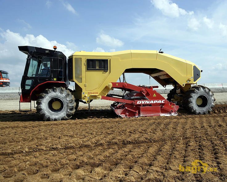 Stabilizační zemní fréza Dynapac DS400