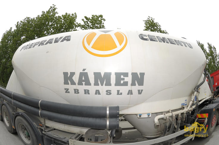 Cisterna pro přepravu cementu