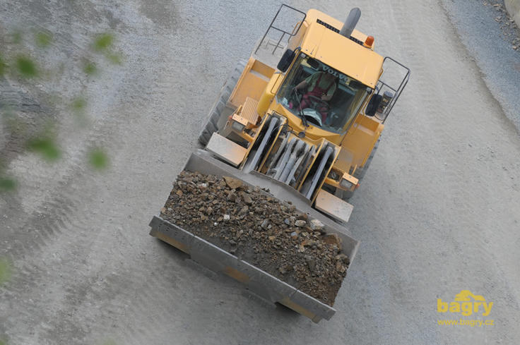 Kolový nakladač Volvo L180E