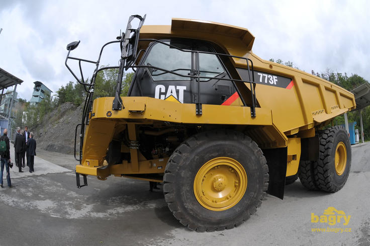 Pevný dempr Caterpillar 773F