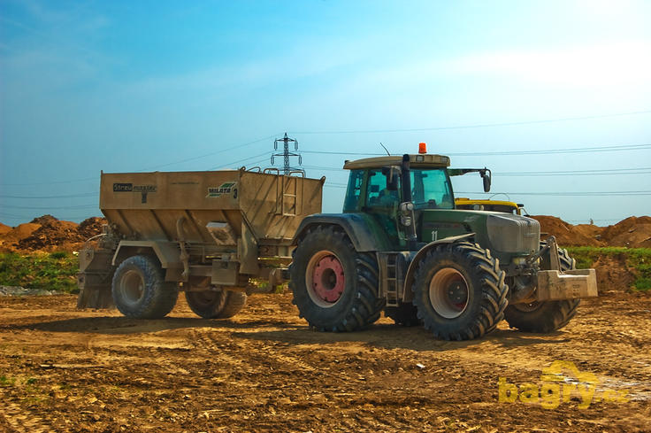 Traktor Fendt 930 Vario a dávkovač - firma Milata