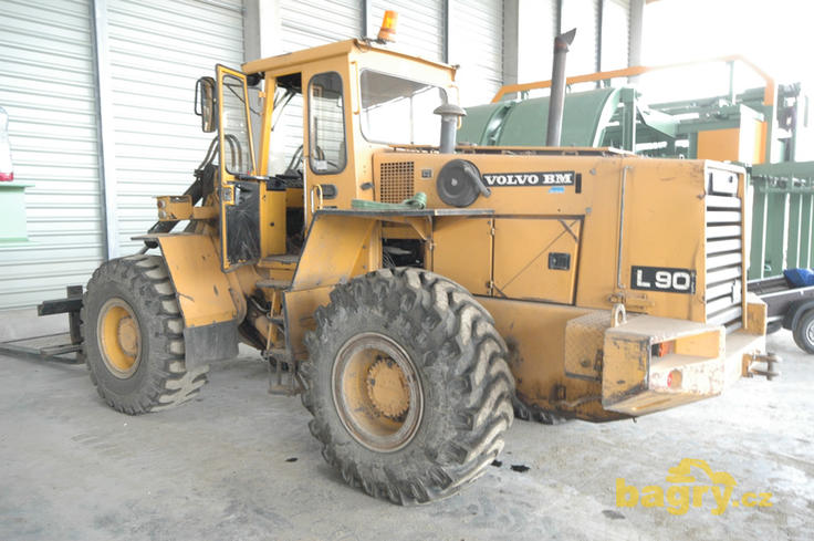 Kolový nakladač Volvo BM L90