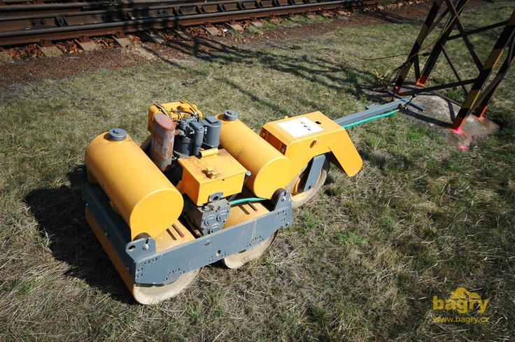 Ručně vedený vibrační válec Bomag BW 76C firmy Chládek a Tintěra Havlíčkův Brod