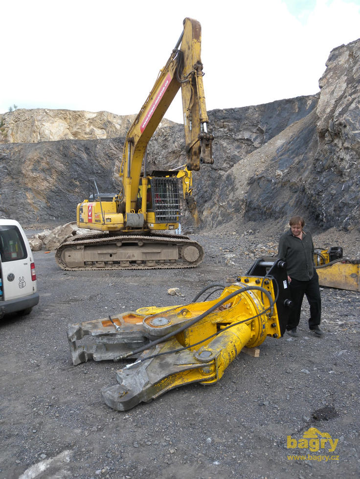 Demoliční nůžky Atlas Copco CC 3300 s adaptérem EBF
