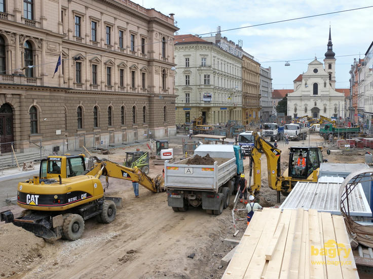 Pohled na stavební ruch na Jezuitské třídě