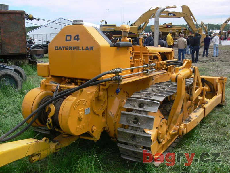 Dozer Caterpillar D4