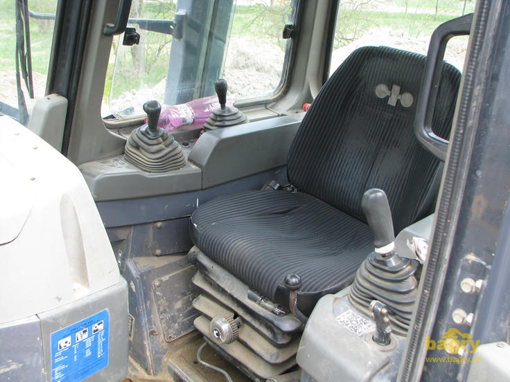 Kabina dozeru Komatsu D65 EX