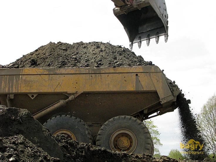 …pořádně naloženo (kloubový dempr Volvo A25C)