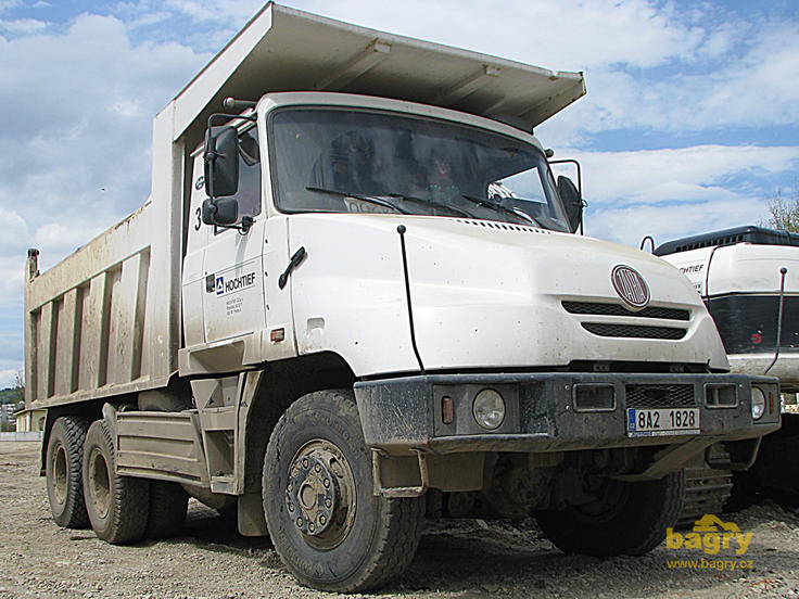 Tatra T163 Jamal (do extrémně těžkého, bořivého a bahnitého terénu)