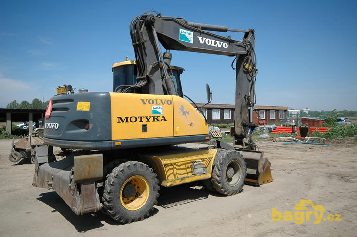 Kolové rypadlo Volvo EW 160 firmy Janál zemní práce
