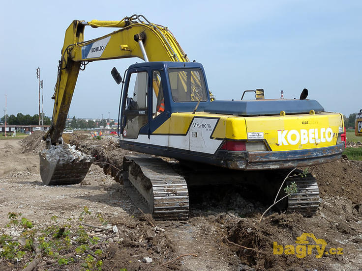 Pásové rypadlo Kobelco SK 220 Mark III firmy Alois Vokurka