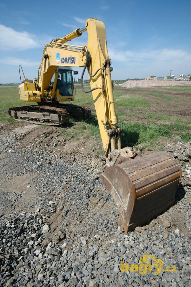 Pásové rypadlo Komatsu PC 210 NLC firmy Emošel