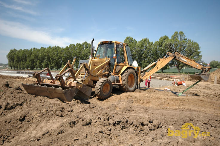 Rypadlonakladač Case 580SK Plant King firmy Saňák Josef