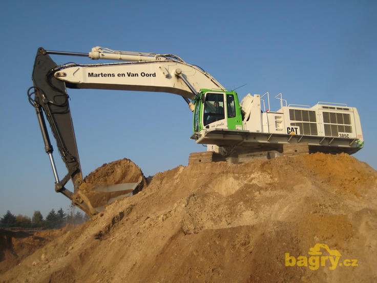 Pásové rypadlo Caterpillar 385C L