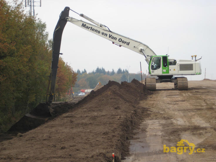 Pásové rypadlo Liebherr R 944 Litronic Multi-User