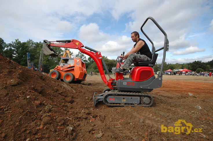 Neuson 803