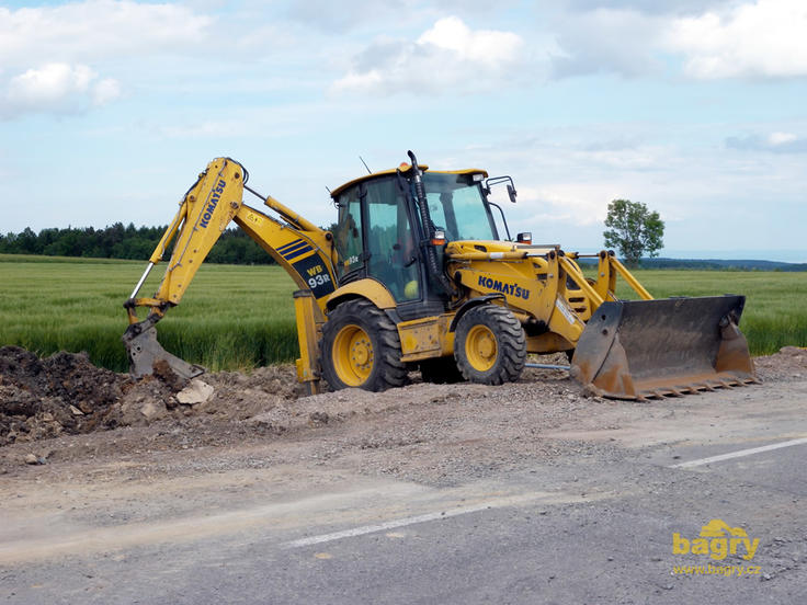 Rypadlonakladač Komatsu WB 93 R
