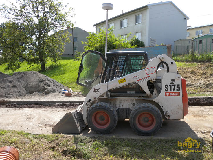 Smykem řízený nakladač Bobcat S175 2 Speed
