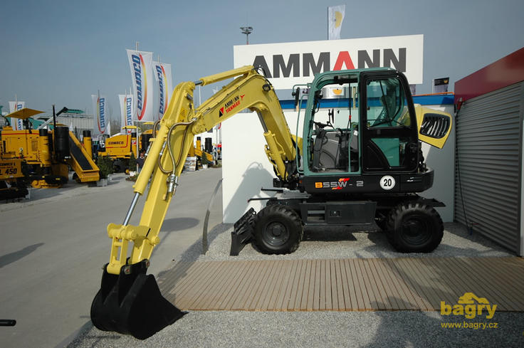 Kolové midirypadlo Ammann Yanmar B55W-2