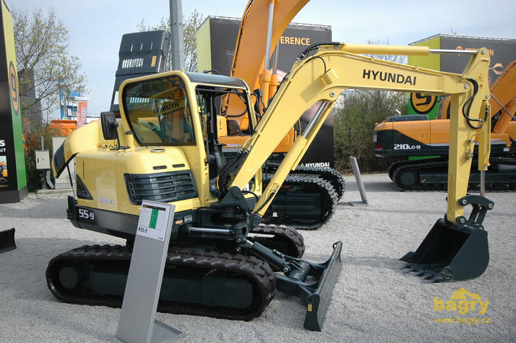 Pásové midirypadlo Hyundai R55-9