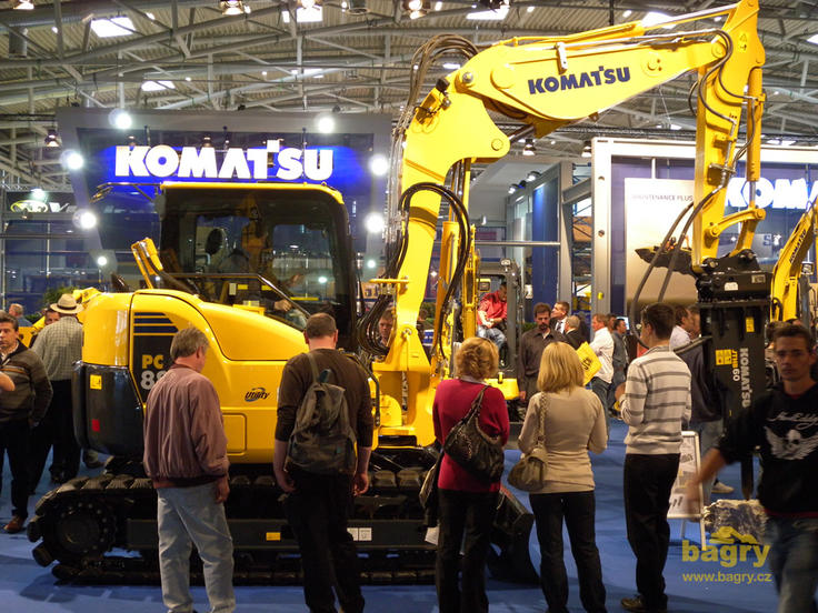 Pásové midirypadlo Komatsu PC88MR-8