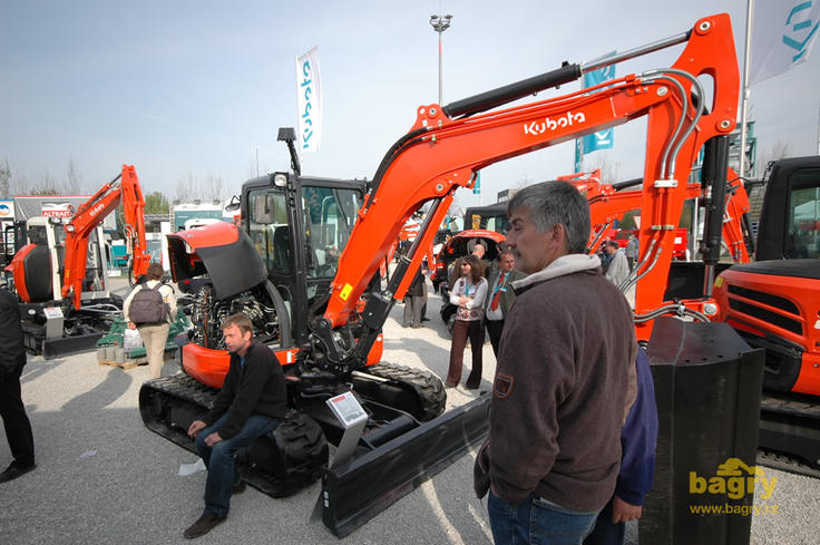 Pásové midirypadlo Kubota U55-4 GLAT