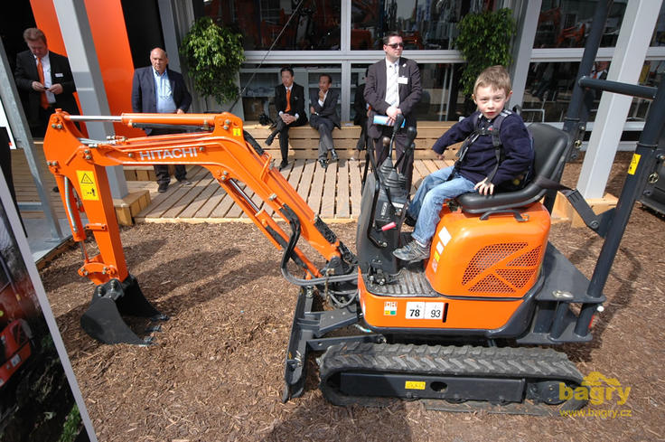 Pásové mikrorypadlo Hitachi ZX10U-2