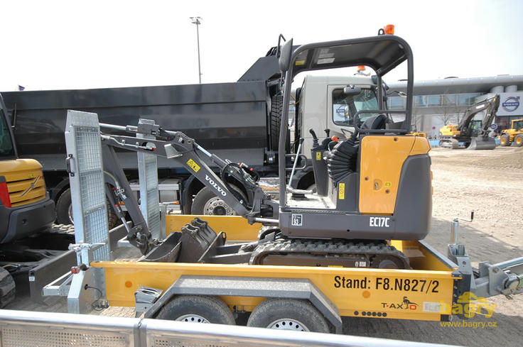 Pásové minirypadlo Volvo EC17C