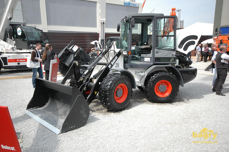 Kolový nakladač Bobcat AL350