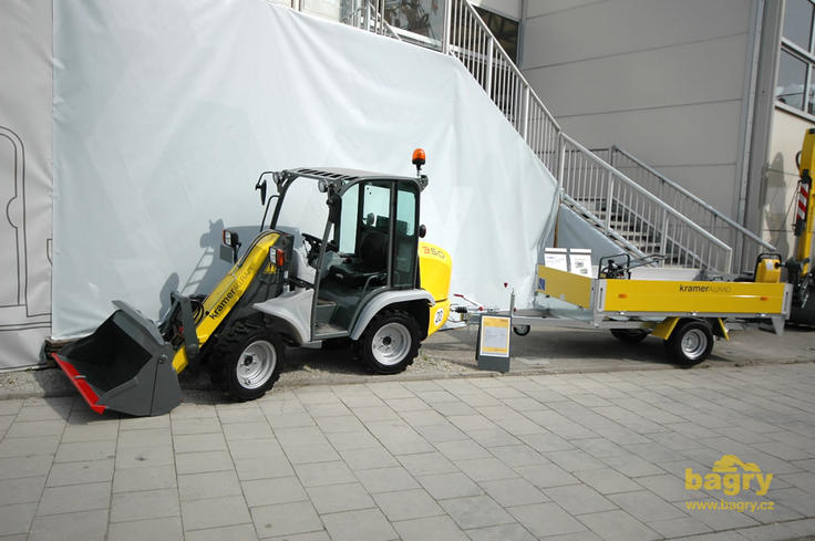Kolový nakladač Kramer Allrad 350 s přívěsem Schmid PV 160 UEK