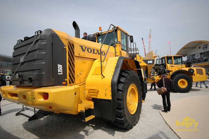 Kolový nakladač Volvo L350F