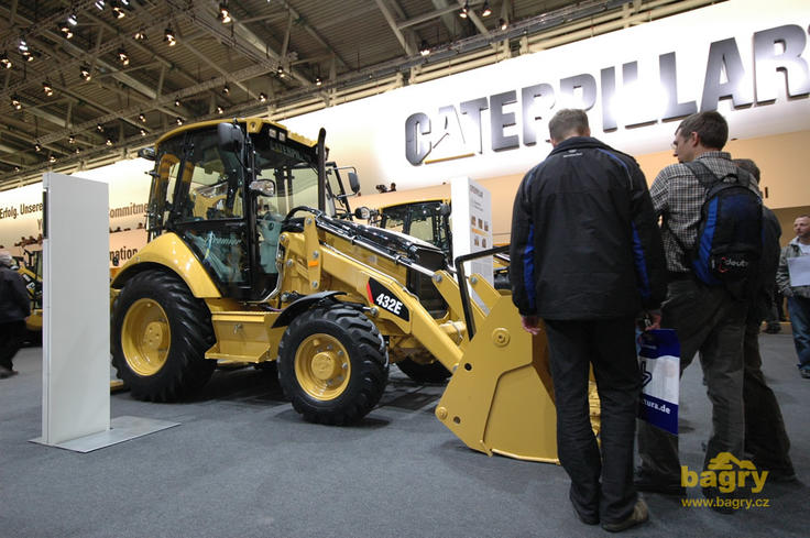 Rypadlonakladač Caterpillar 432E 2