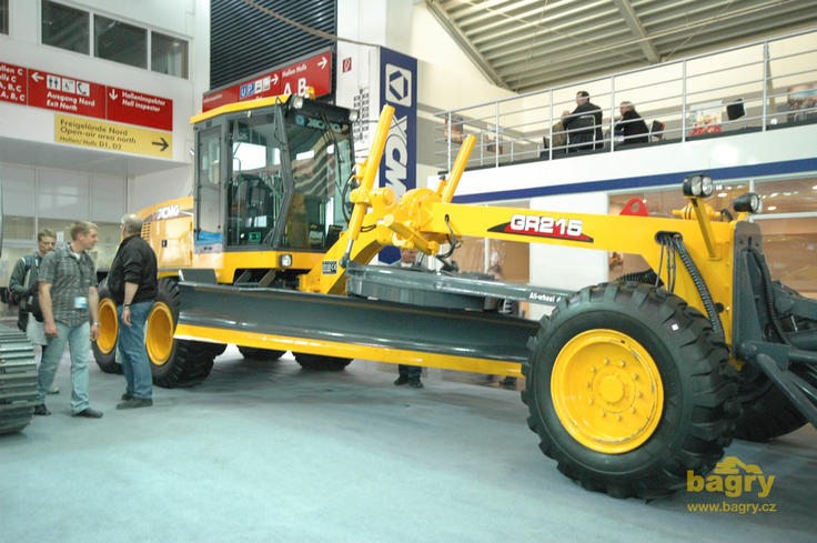 Grejdr XCMG GR215