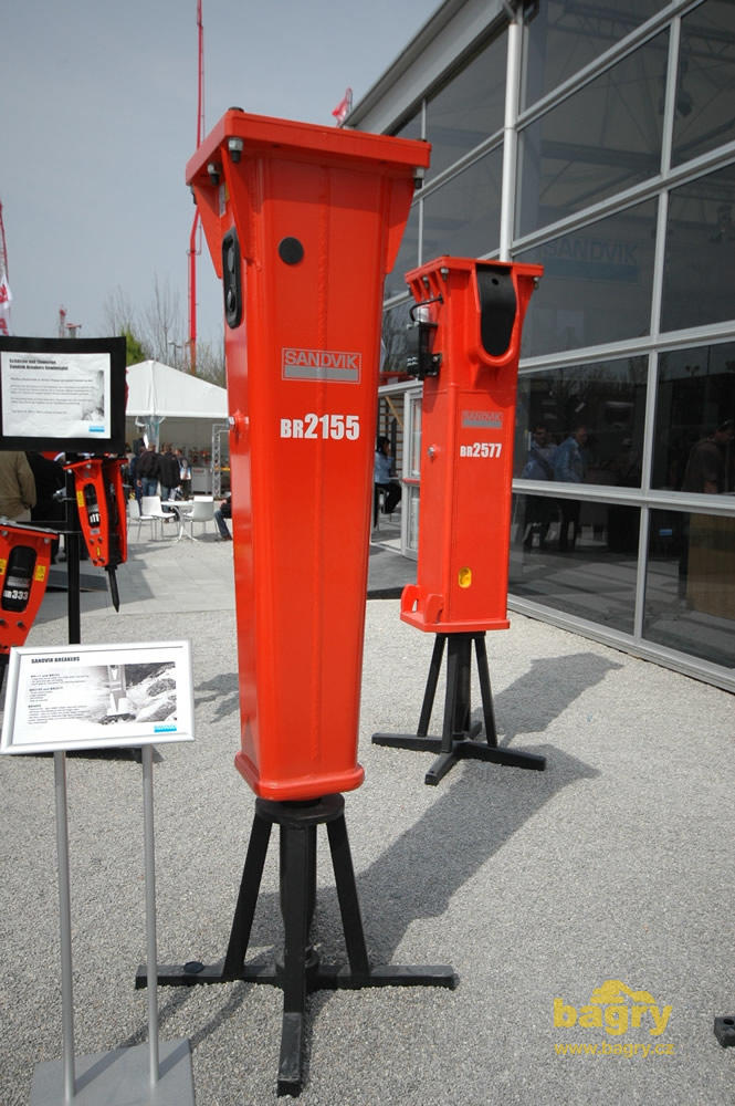 Hydraulické kladivo Sandvik BR 2155 a BR 2577