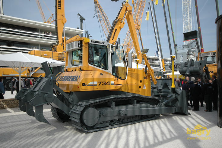 Pásový dozer Liebherr PR 734 XL Litronic