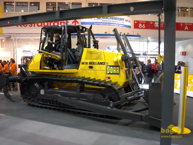 Pásový dozer New Holland D180 XLT