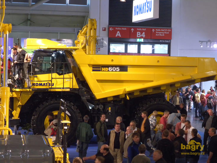 Pevný dempr Komatsu HD605