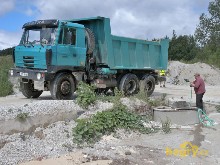 Čištění Tatry T 815 místní firmy Ados Trans
