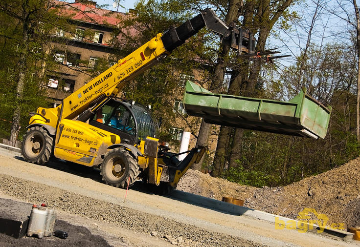 Teleskopický manipulátor New Holland LM 1745 Turbo firmy Stalotas