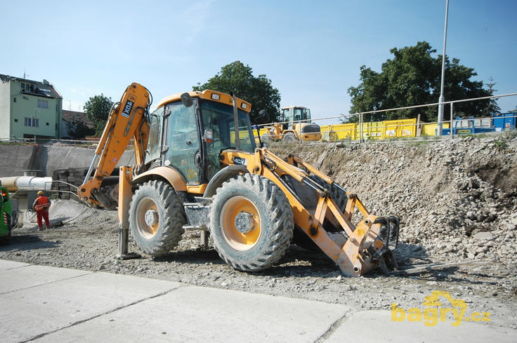 Rypadlonakladač JCB 4CX Sitemaster