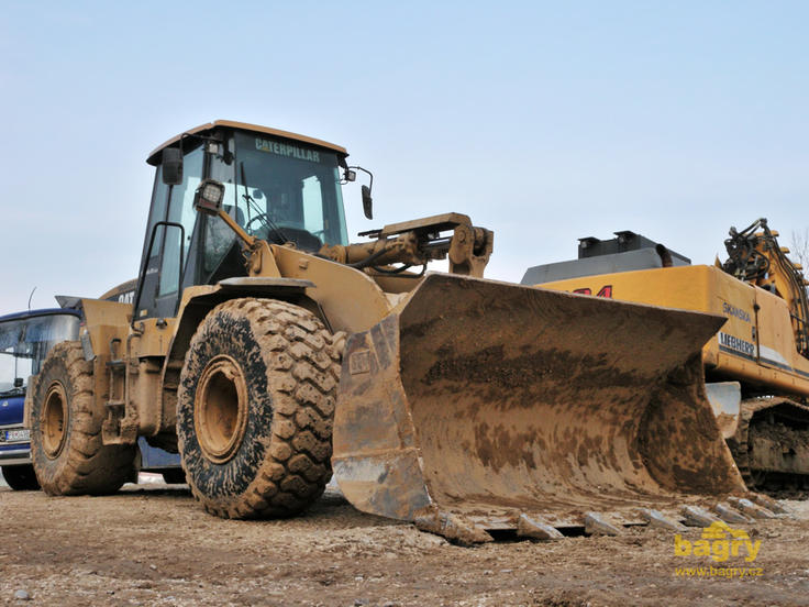 Kolový nakladač Caterpillar 950 G Series II firmy Skanska BS
