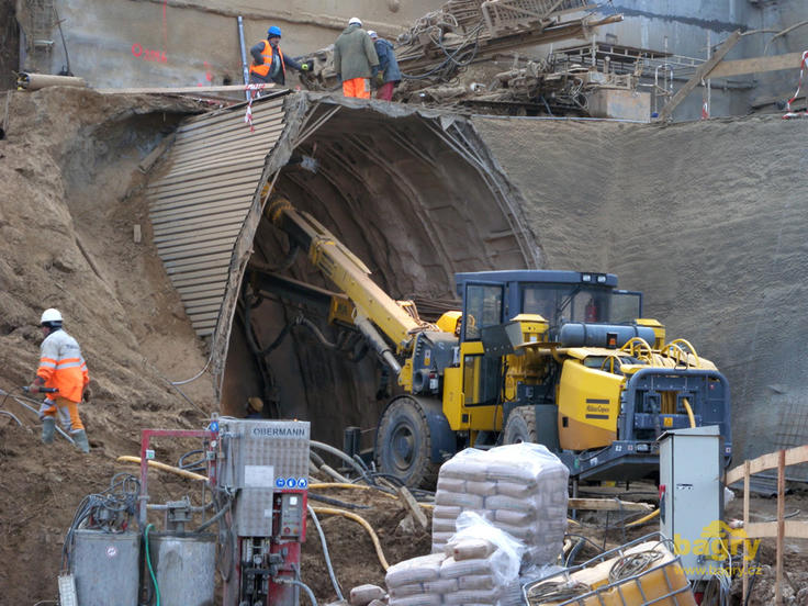 Vrtací vůz Atlas Copco Rocket Boomer E2