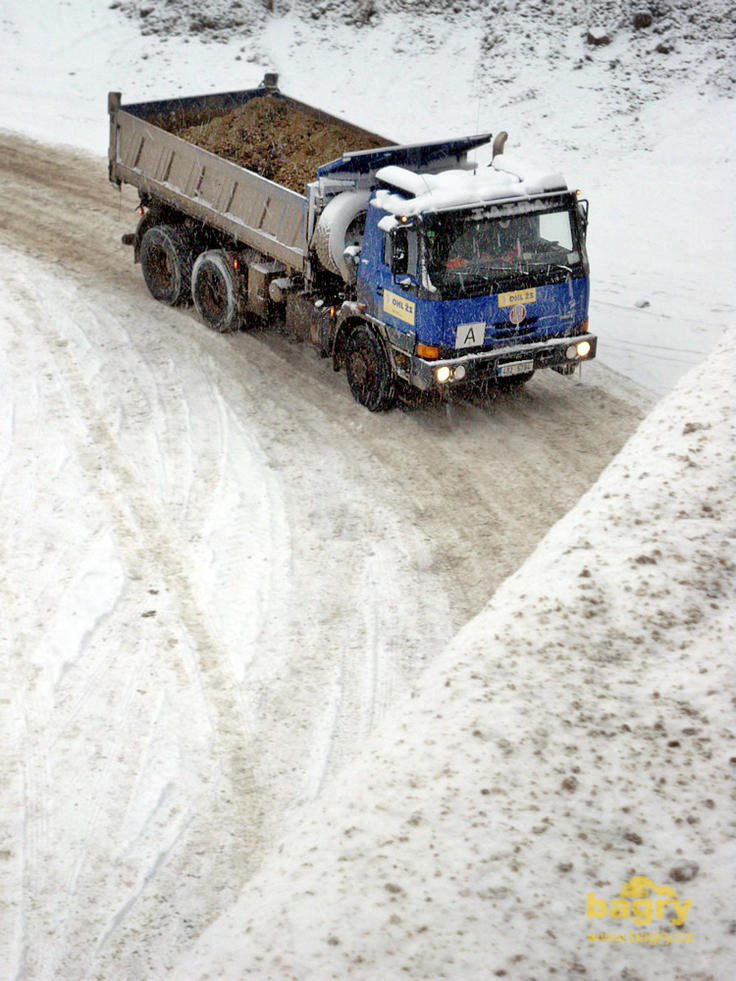 Sklápěč Tatra 815 Terrno1 6x6 firmy OHL ŽS