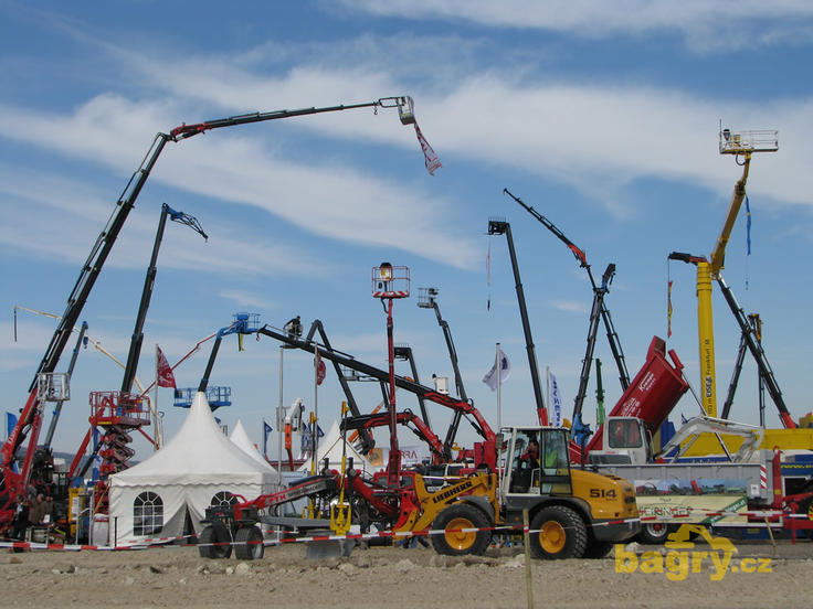 Kolový nakladač Liebherr L 514 Stereo s přídavným grejdrem PTH Speed Grader G2