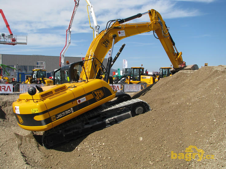 Pásové rypadlo JCB JS330 NC