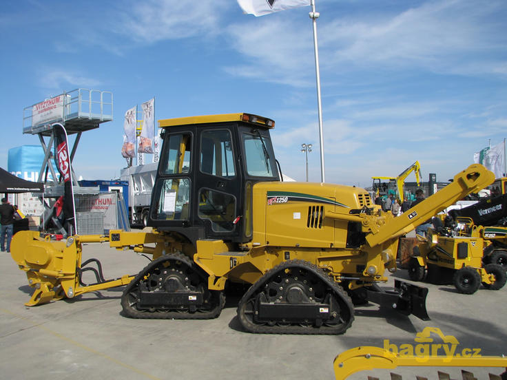 Pásový rýhovač Vermeer RTX1250